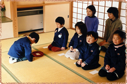 お茶のおけいこの様子